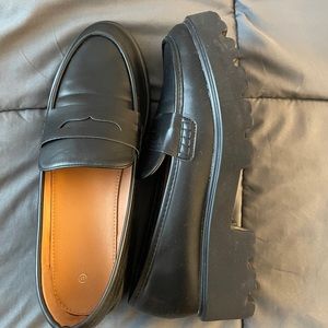 Black leather loafers with chunky heels. size 41 (US 9.5)